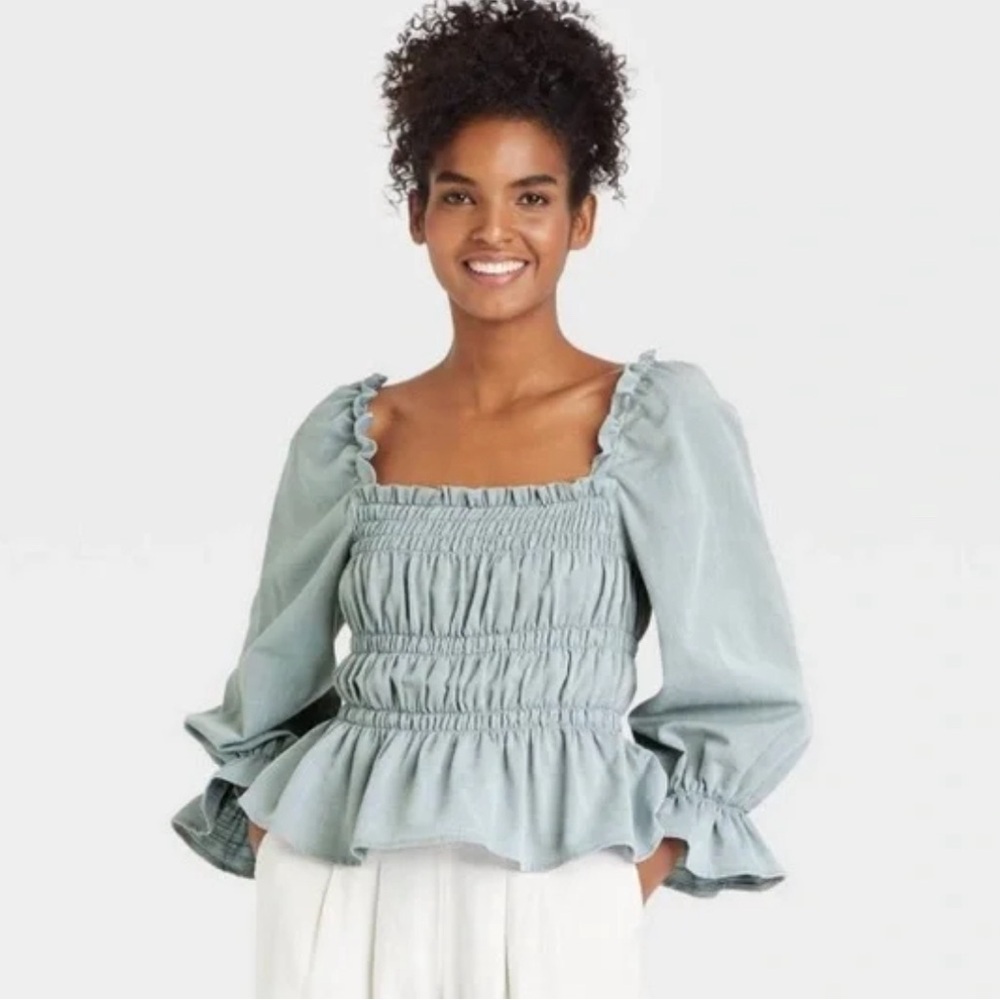 Who What Wear Women’s Peplum Smocked Balloon 3/4 Sleeve, Light Blue Medium - Picture 2 of 7